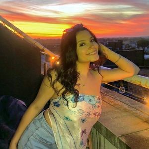 Meet your Posher, Estephanie